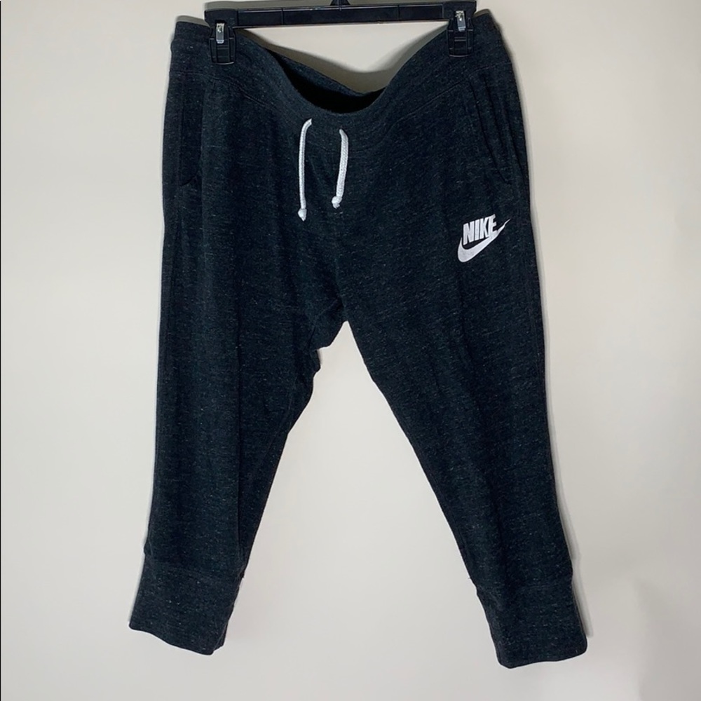 Nike Capri